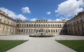 Monza Centro-Milano-Como,Suite Vicino Stazione
